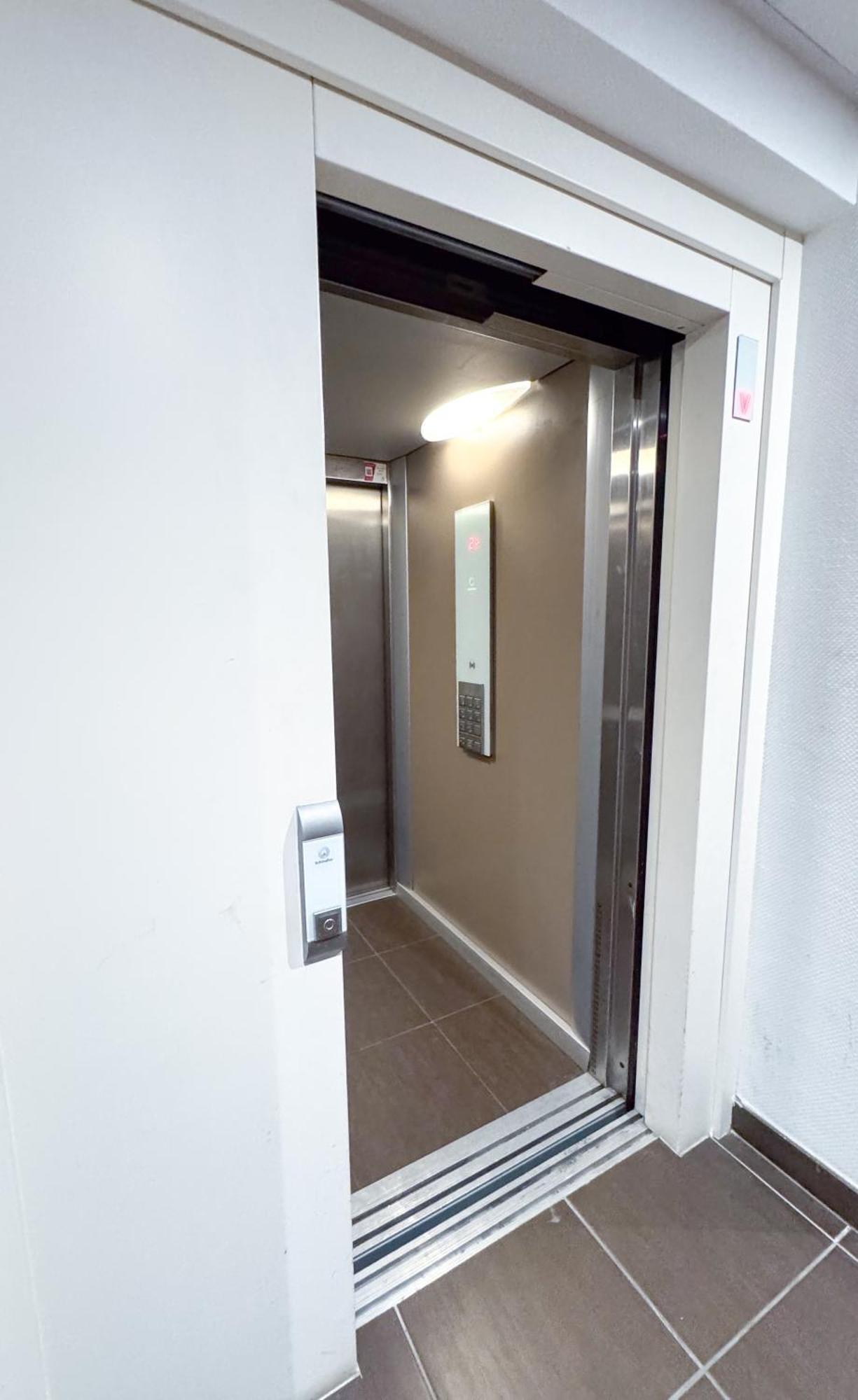 Bel Appartement Climatise & Parking 佩皮尼昂 外观 照片