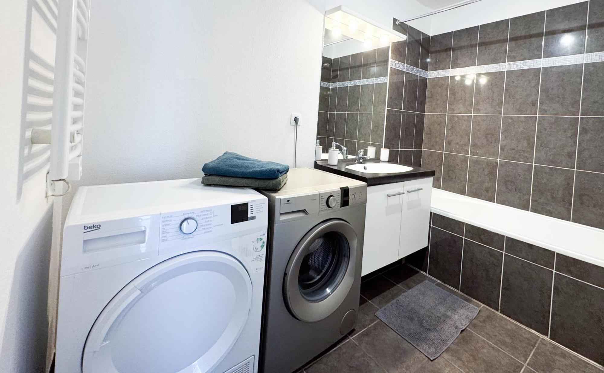 Bel Appartement Climatise & Parking 佩皮尼昂 外观 照片